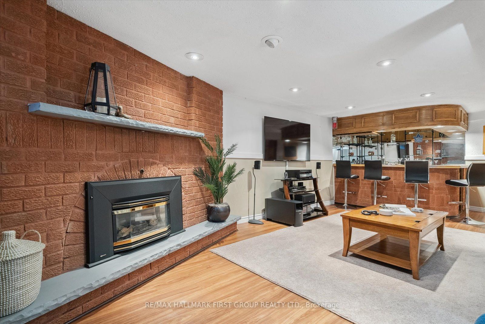 19 Farrow Cres