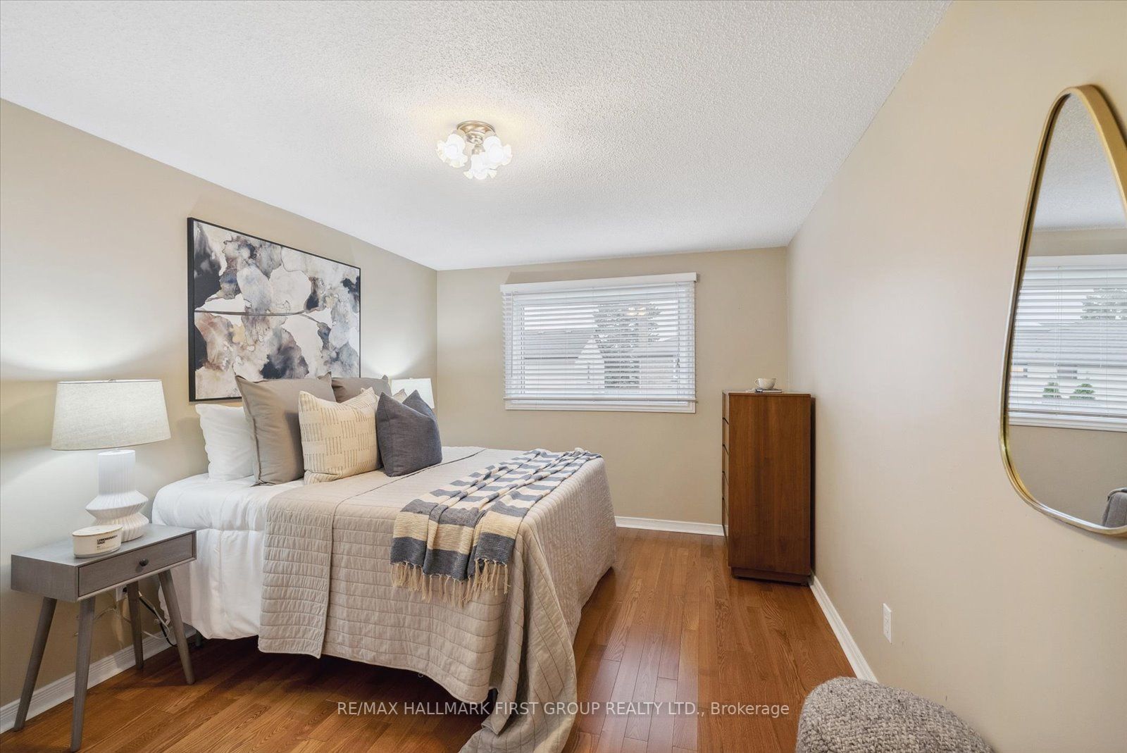 19 Farrow Cres