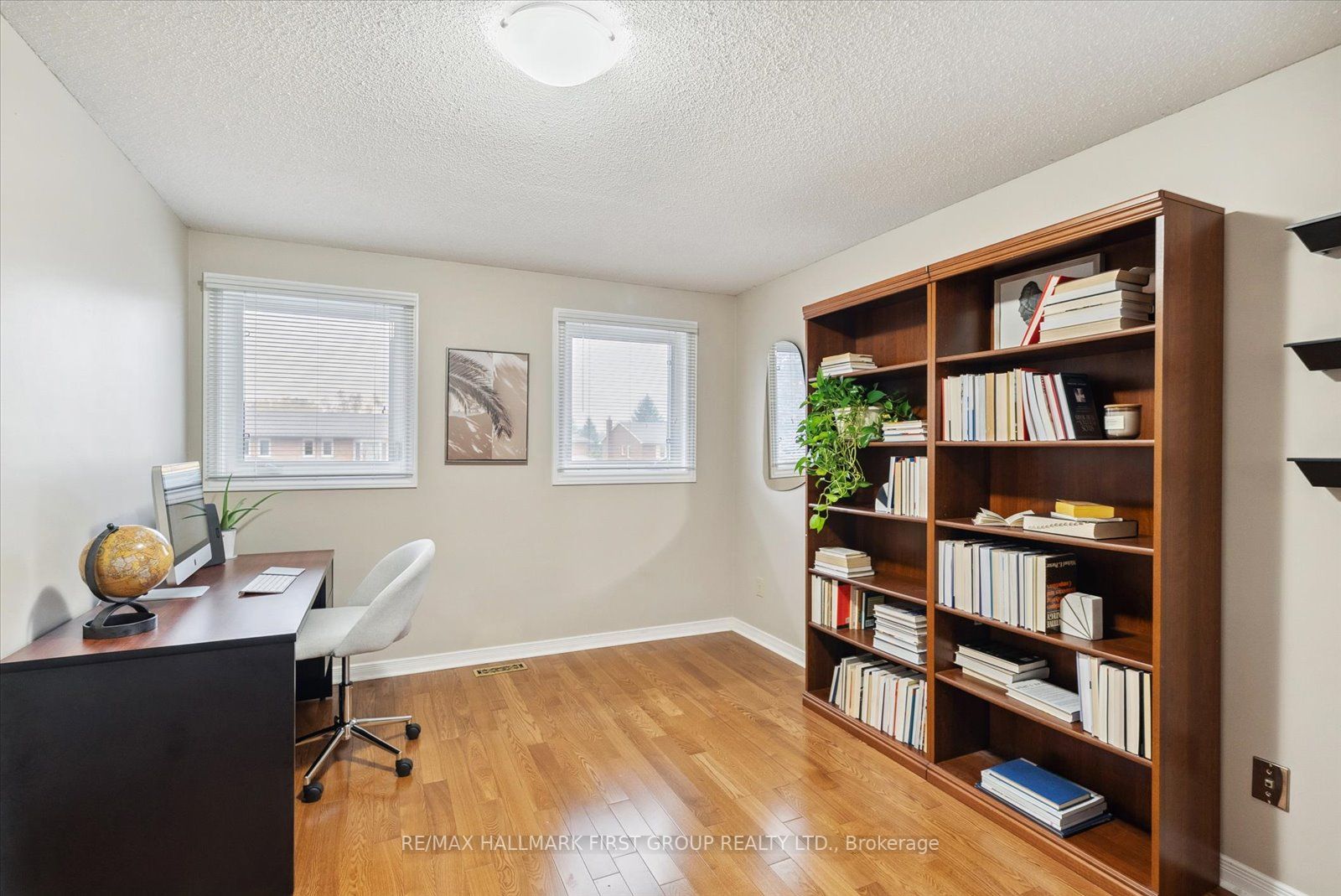19 Farrow Cres