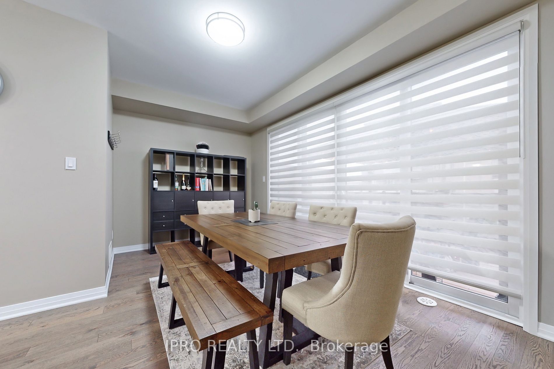27 Clarington Blvd