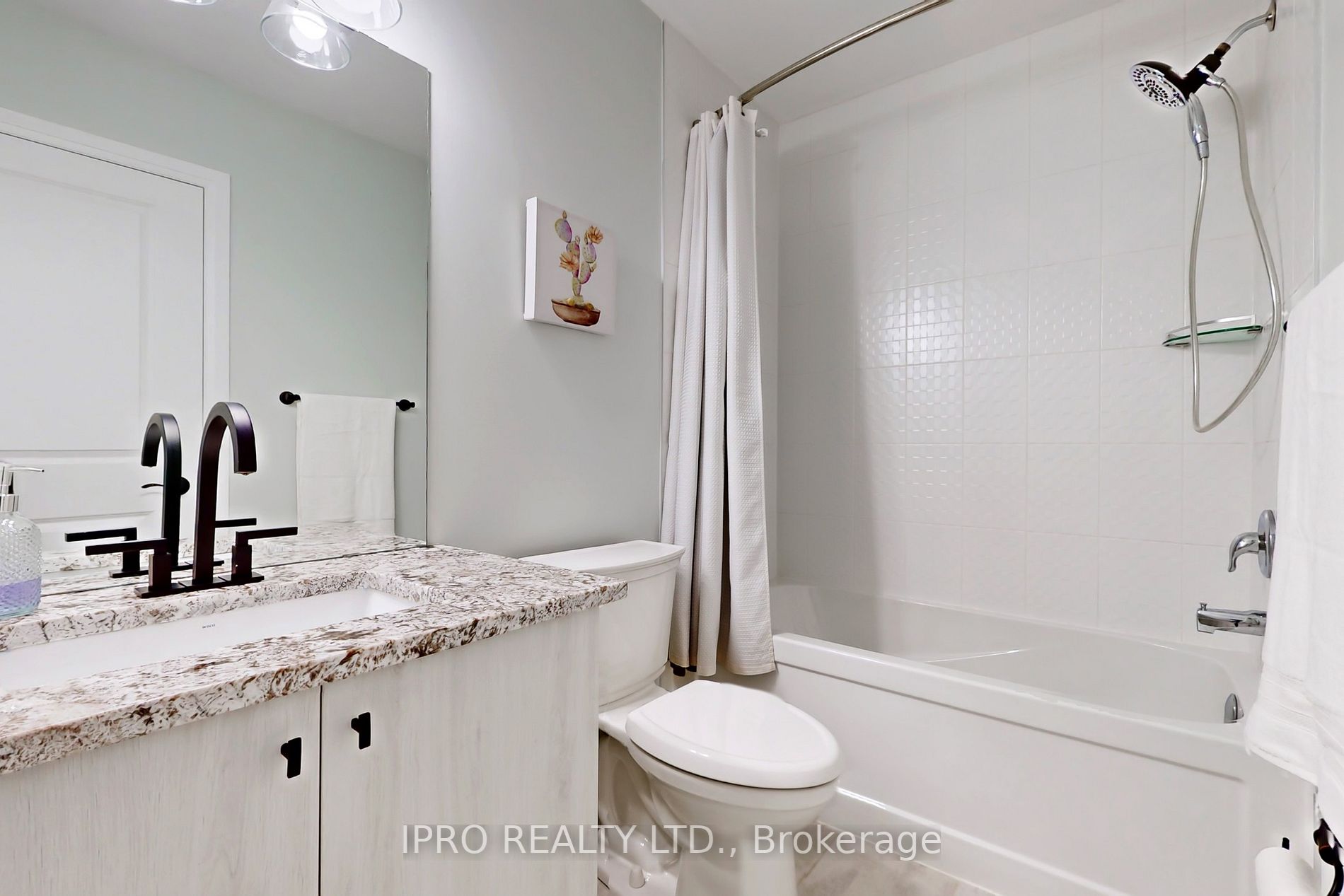 27 Clarington Blvd