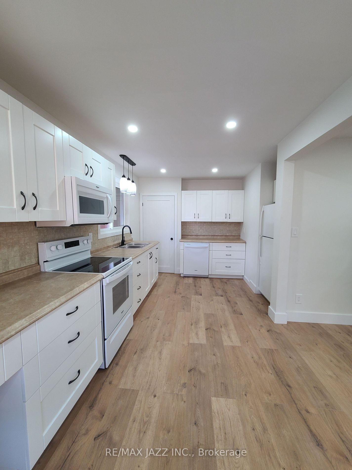 78 Parkway Cres