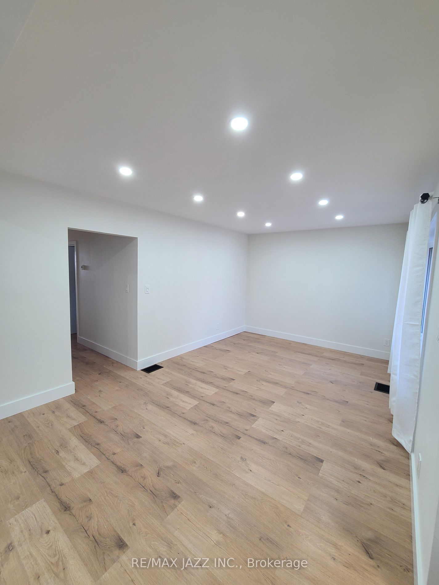 78 Parkway Cres