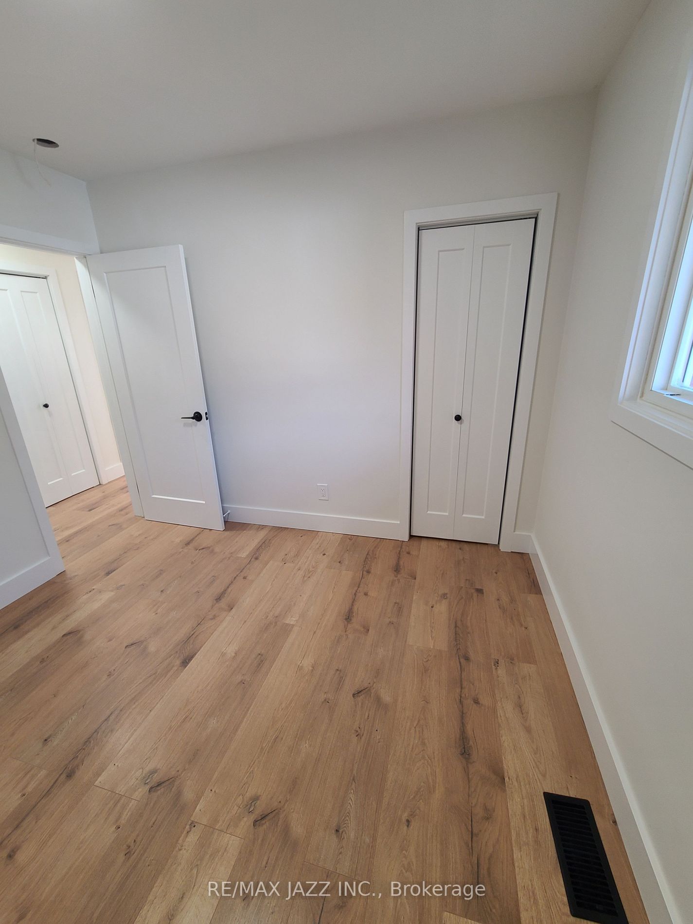 78 Parkway Cres