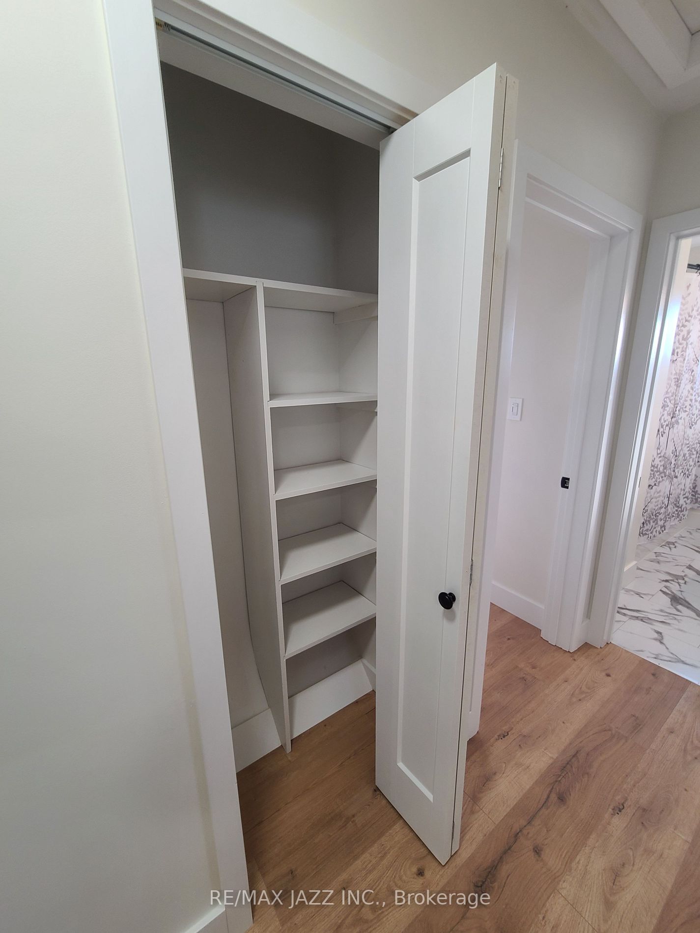 78 Parkway Cres