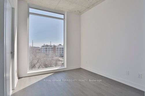 1238 Dundas St E, #703