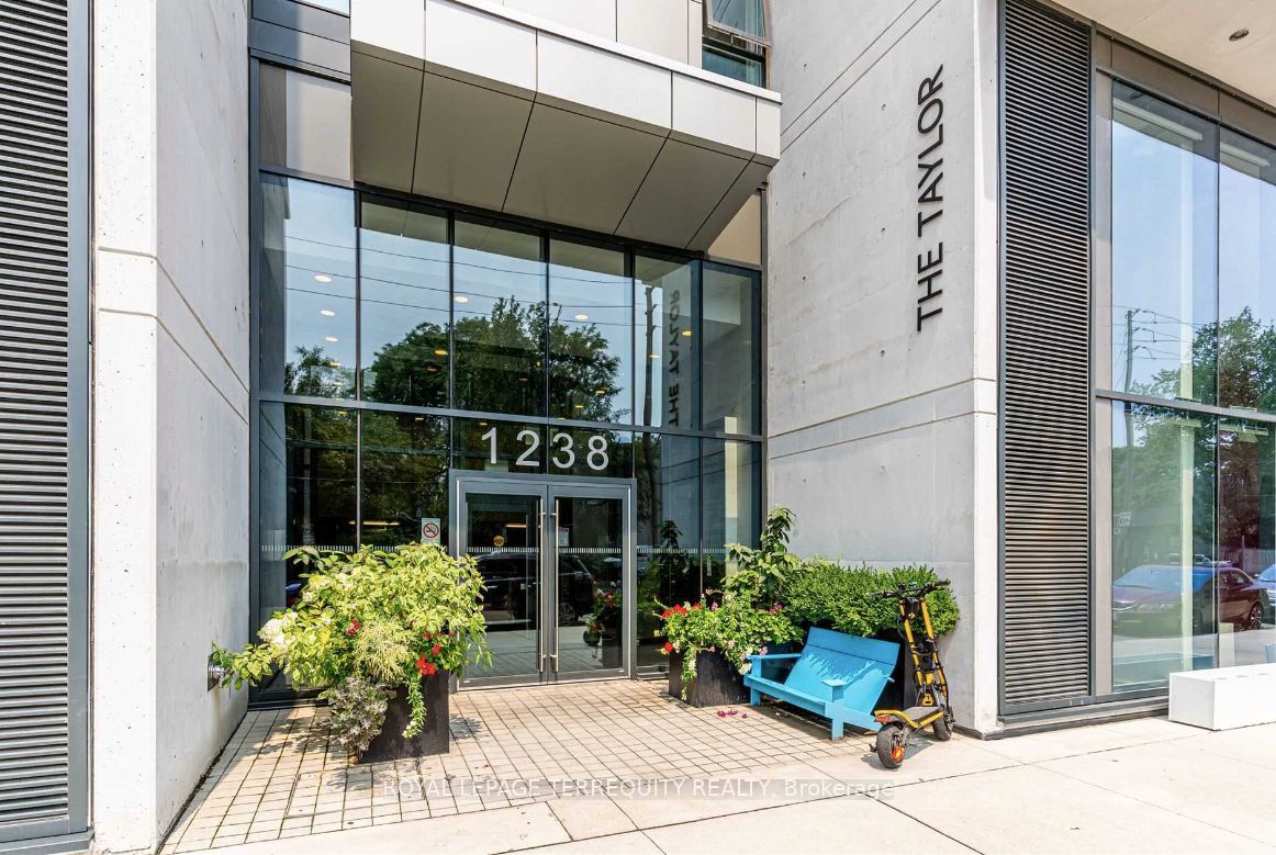 1238 Dundas St E, #703