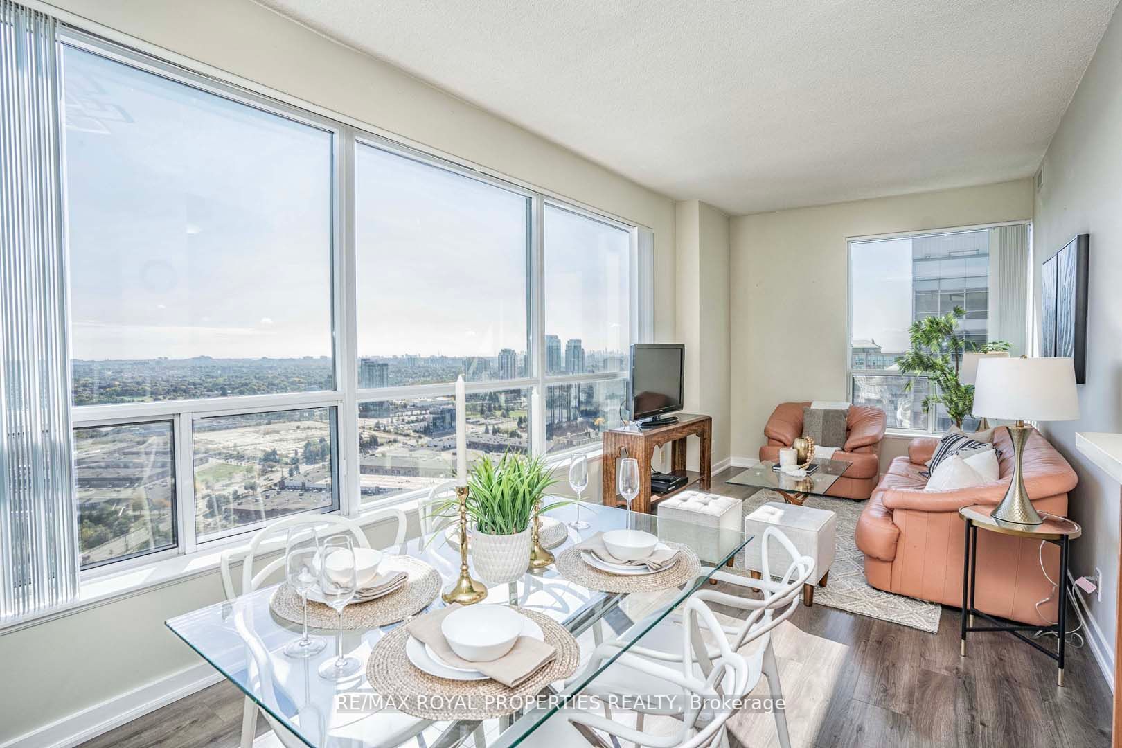 38 Lee Centre Dr, #Ph303