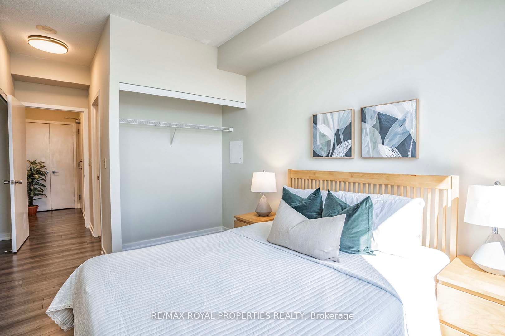 38 Lee Centre Dr, #Ph303