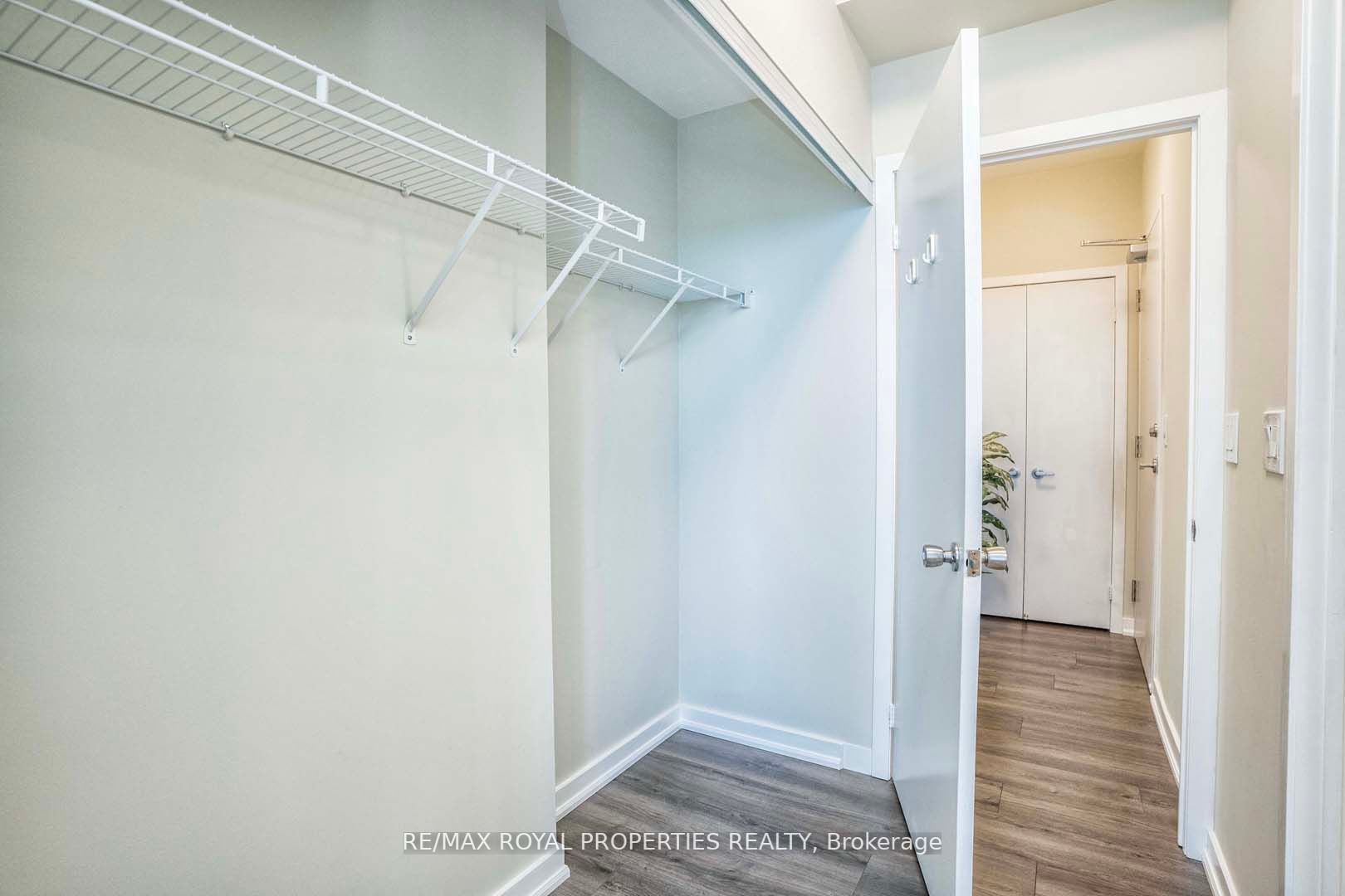 38 Lee Centre Dr, #Ph303