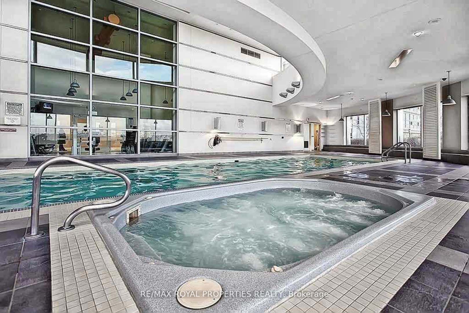 38 Lee Centre Dr, #Ph303