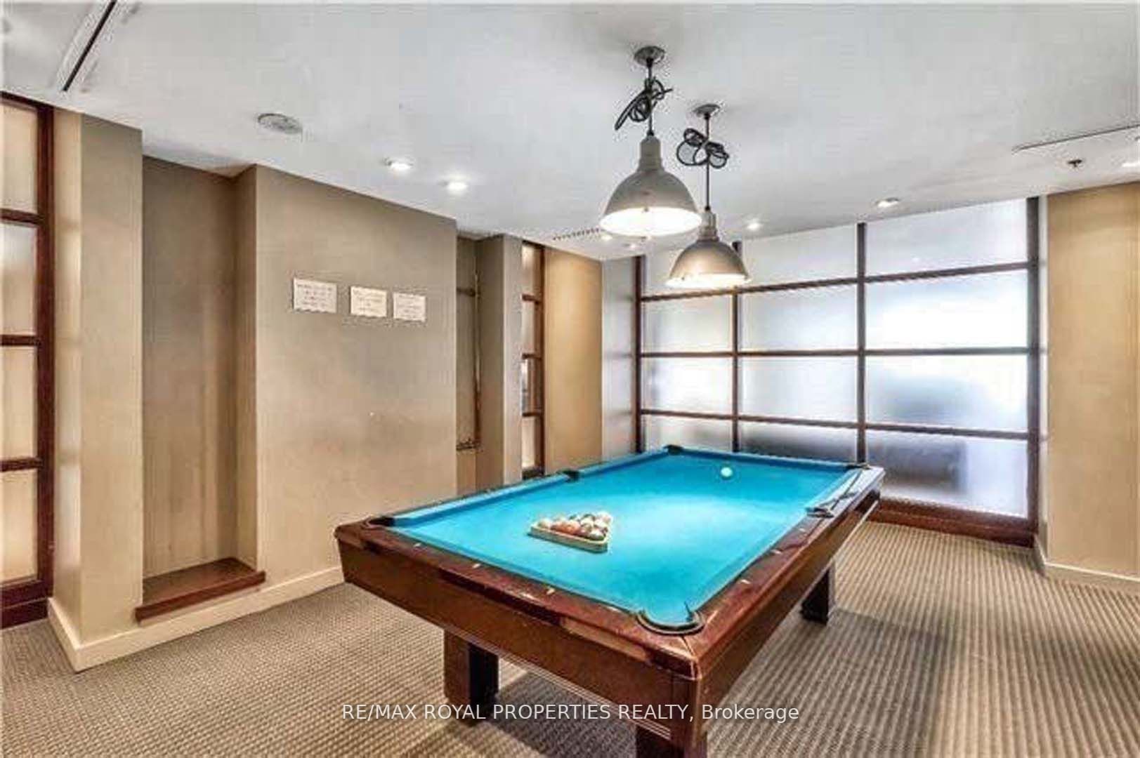 38 Lee Centre Dr, #Ph303