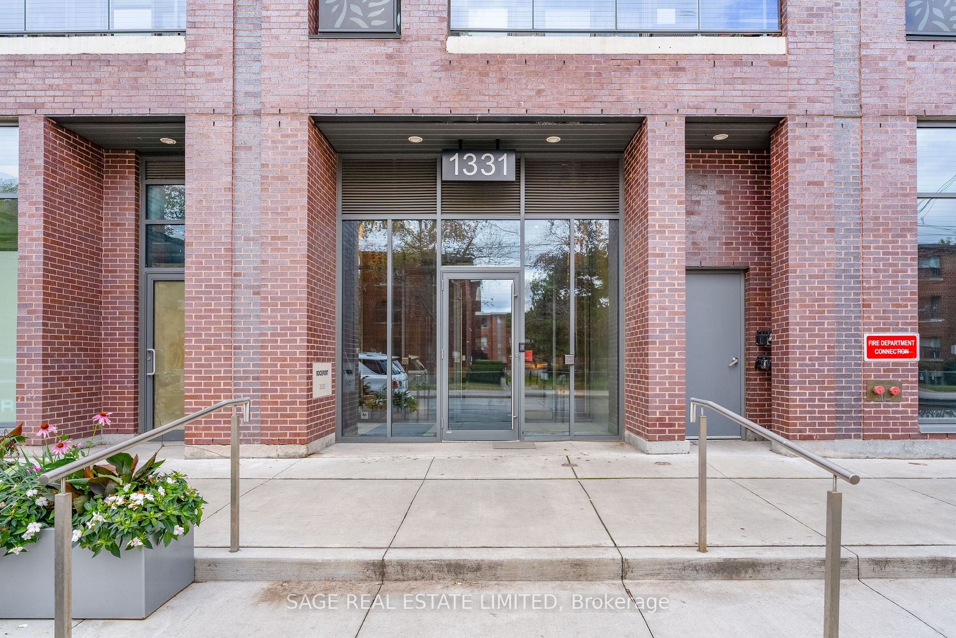 1331 Queen St E, #404