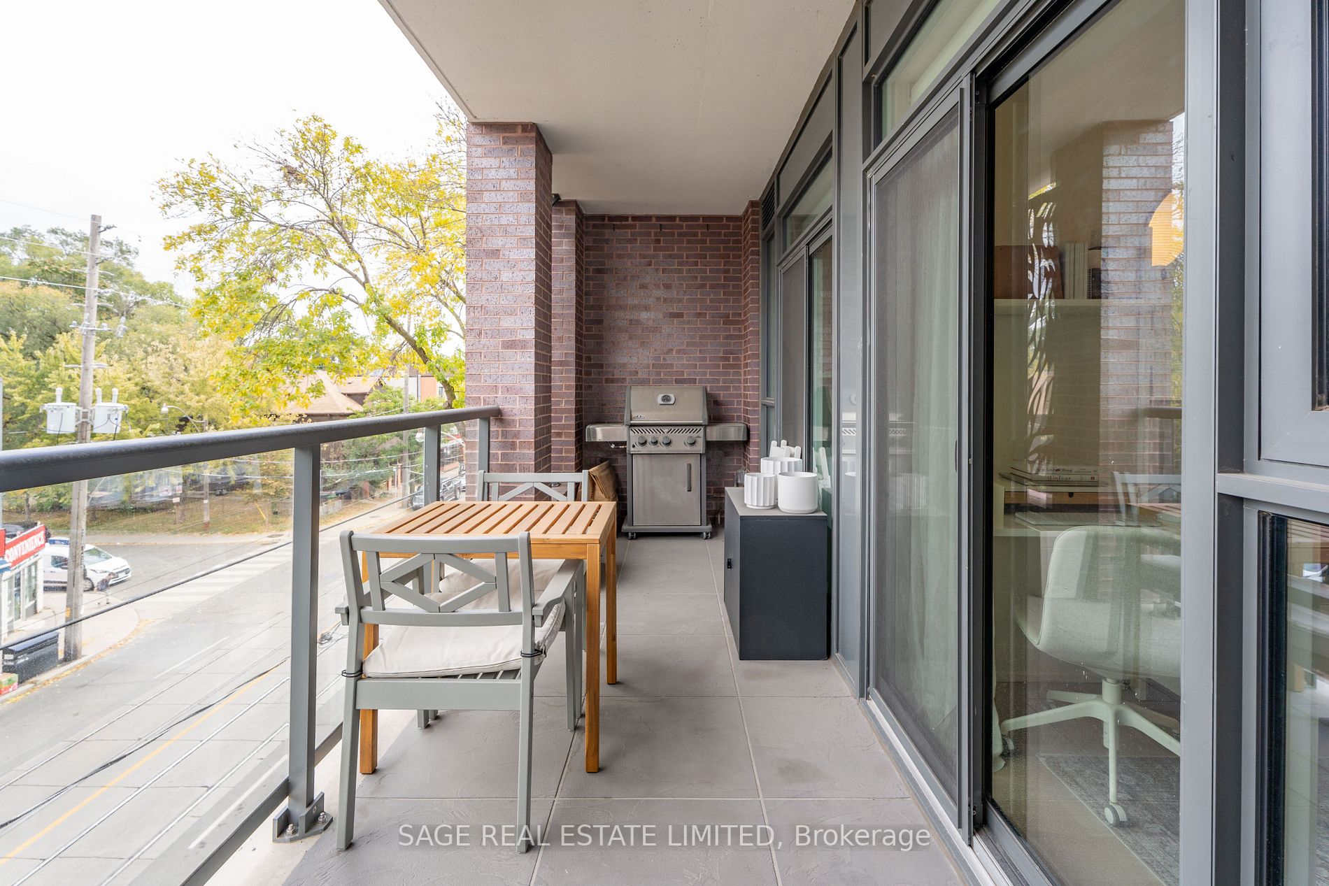 1331 Queen St E, #404