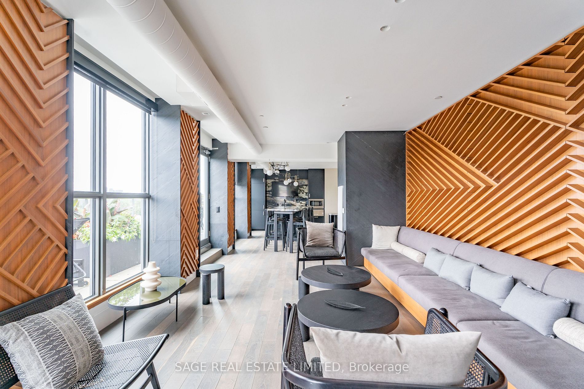 1331 Queen St E, #404