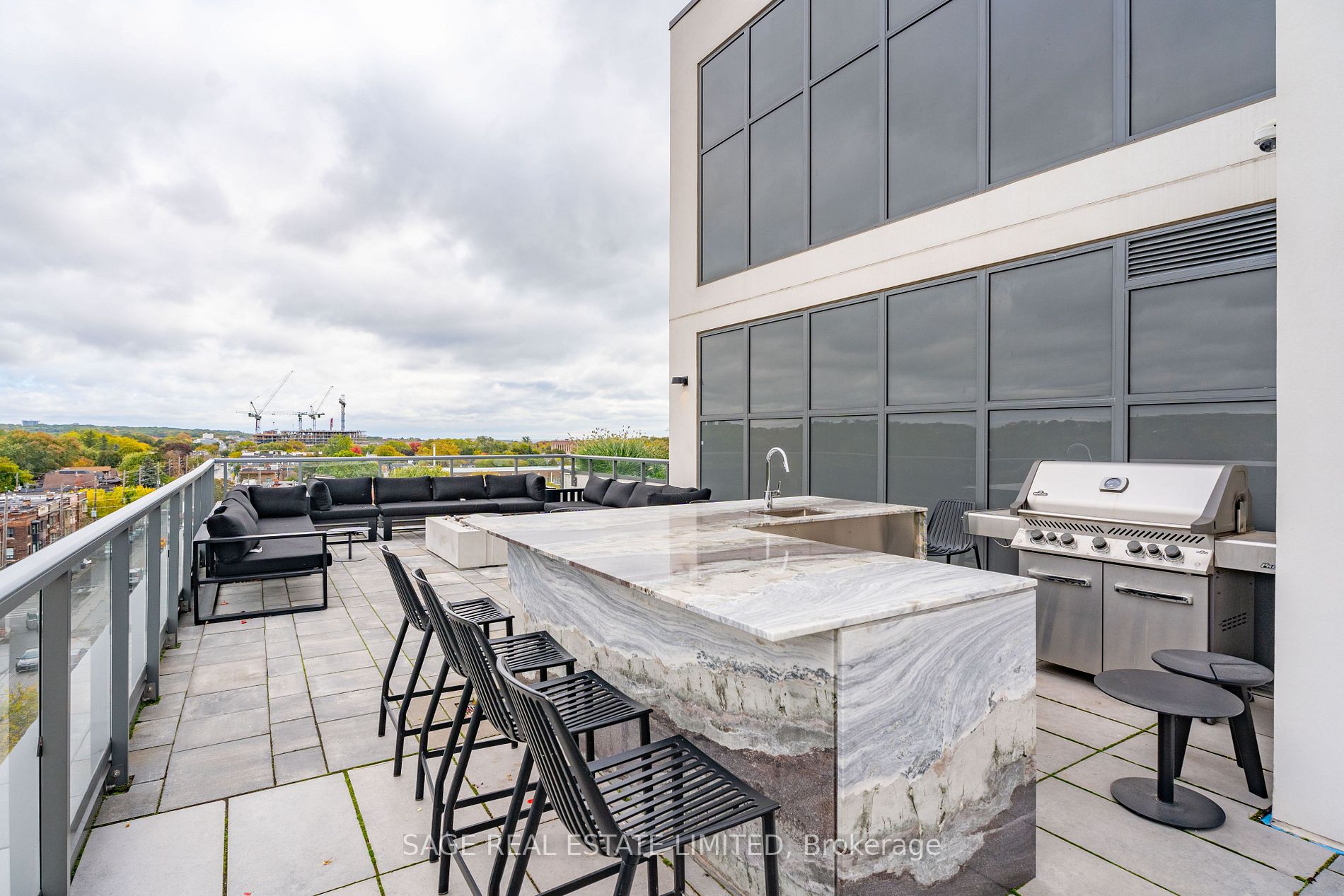 1331 Queen St E, #404