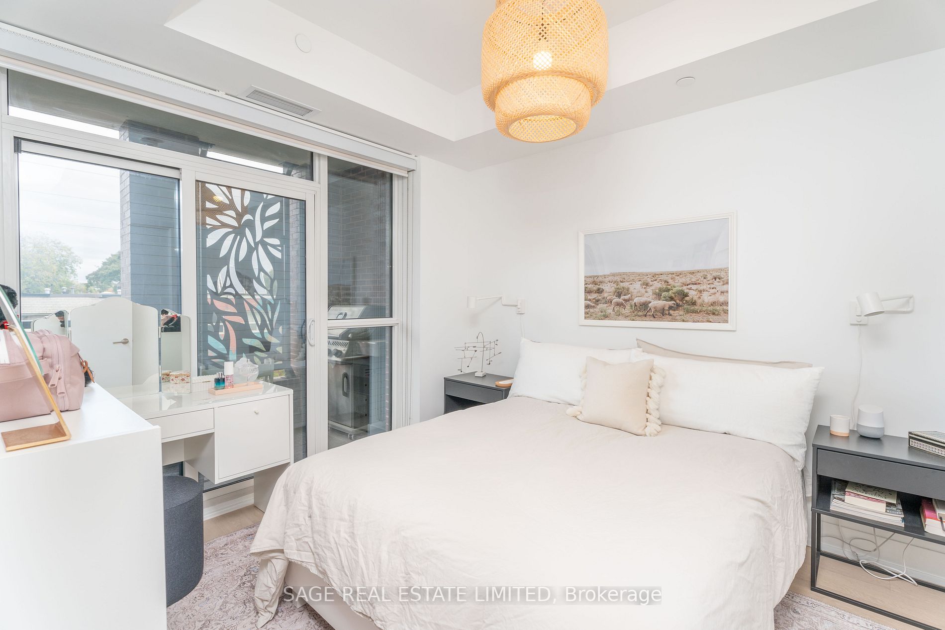 1331 Queen St E, #404