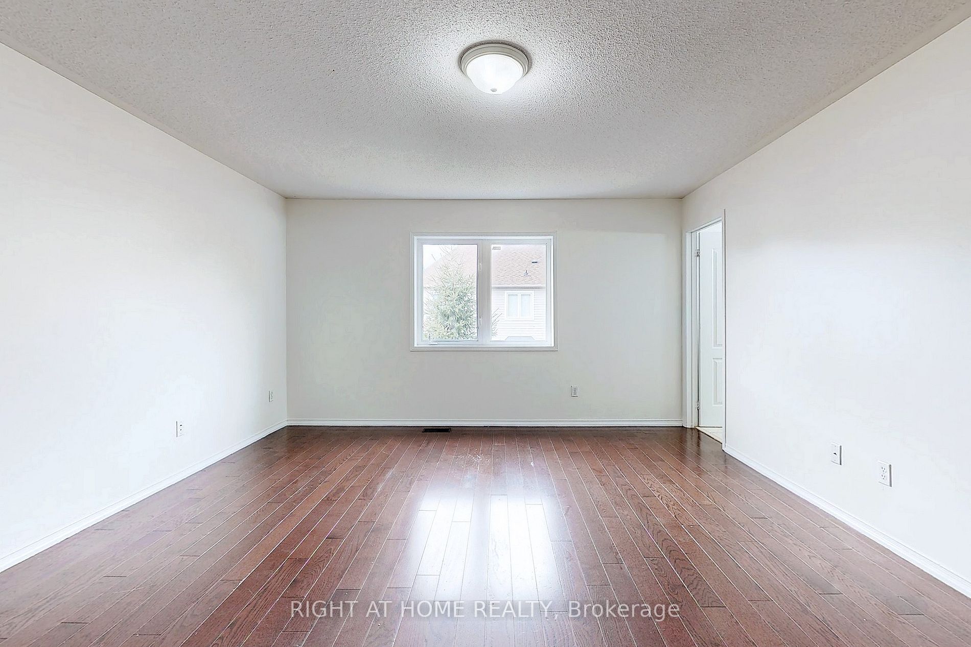 77 Carpendale Cres