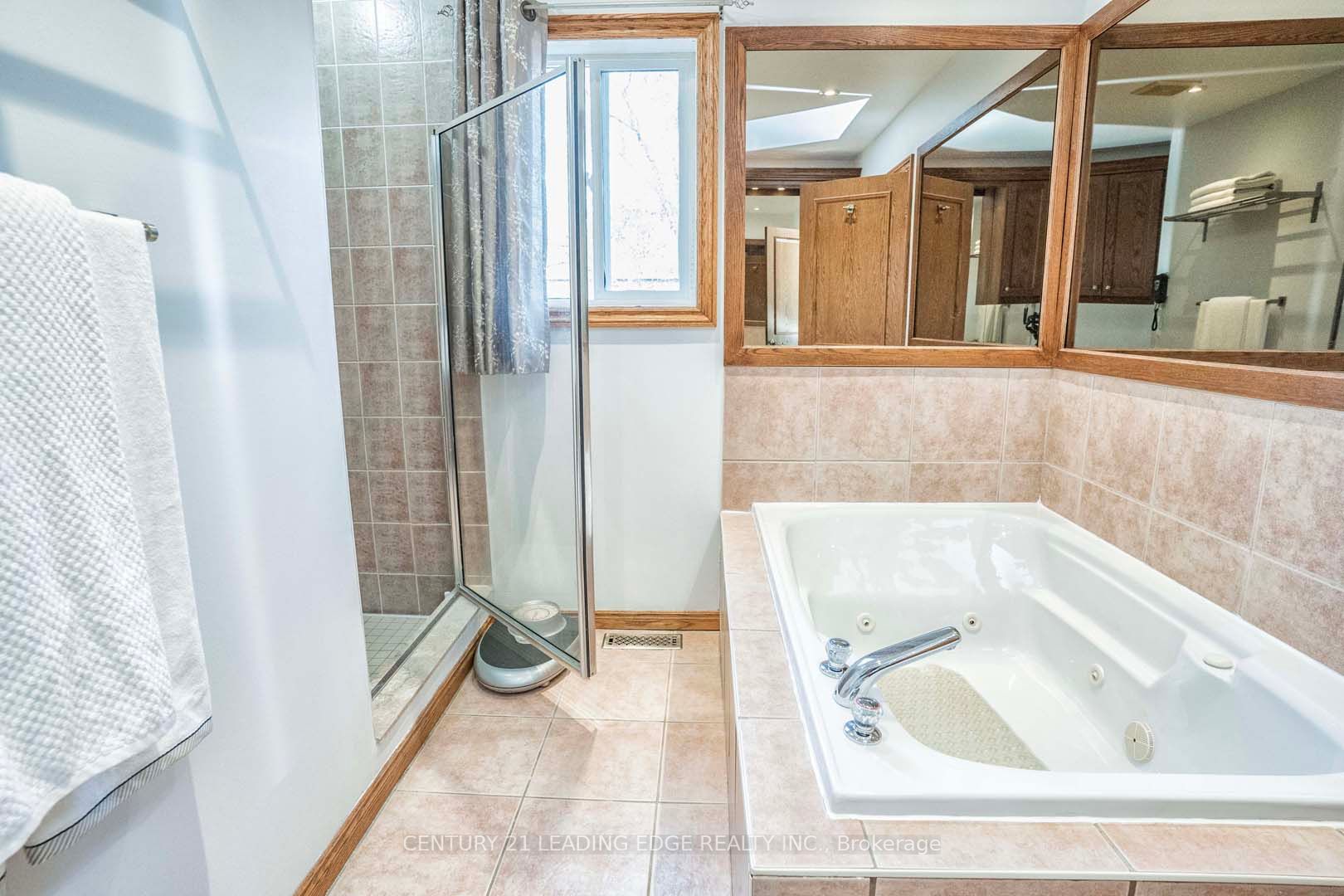 105 Hopkinson Cres