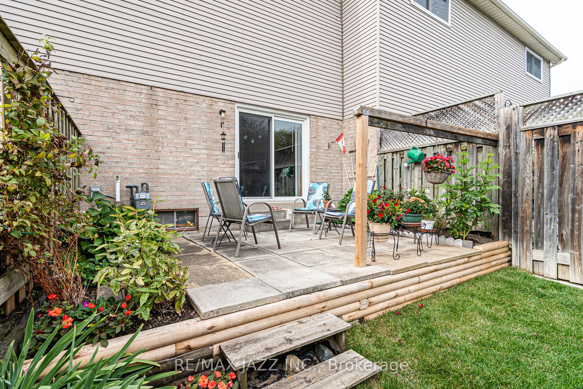 1133 Ritson Rd N, #17