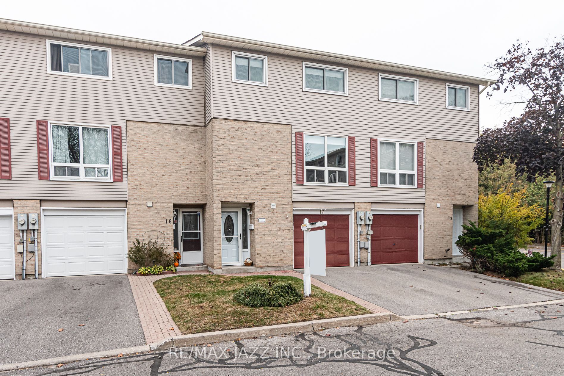1133 Ritson Rd N, #17