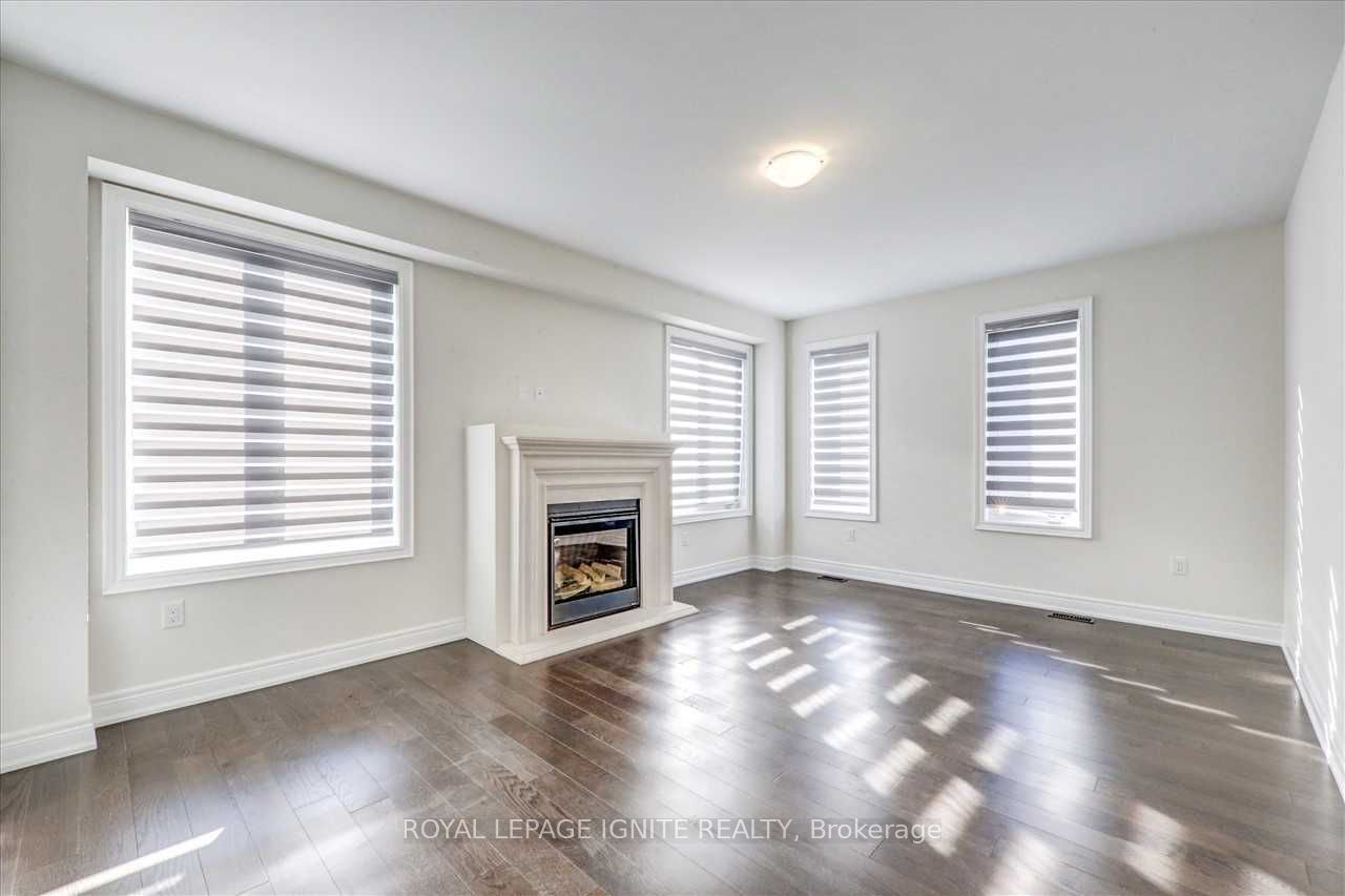 1025 Tigerlily Tr