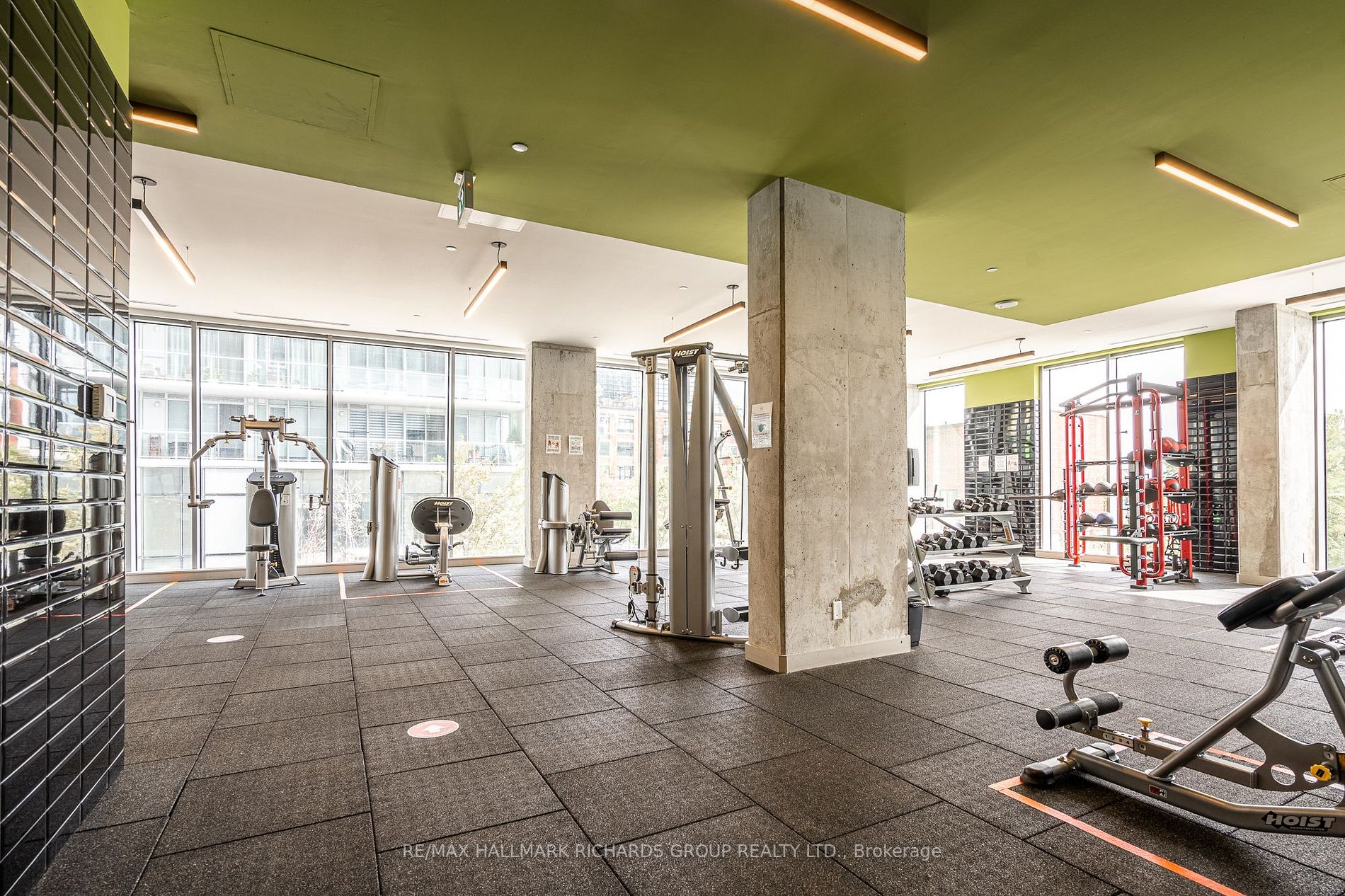 665 Queen St E, #215