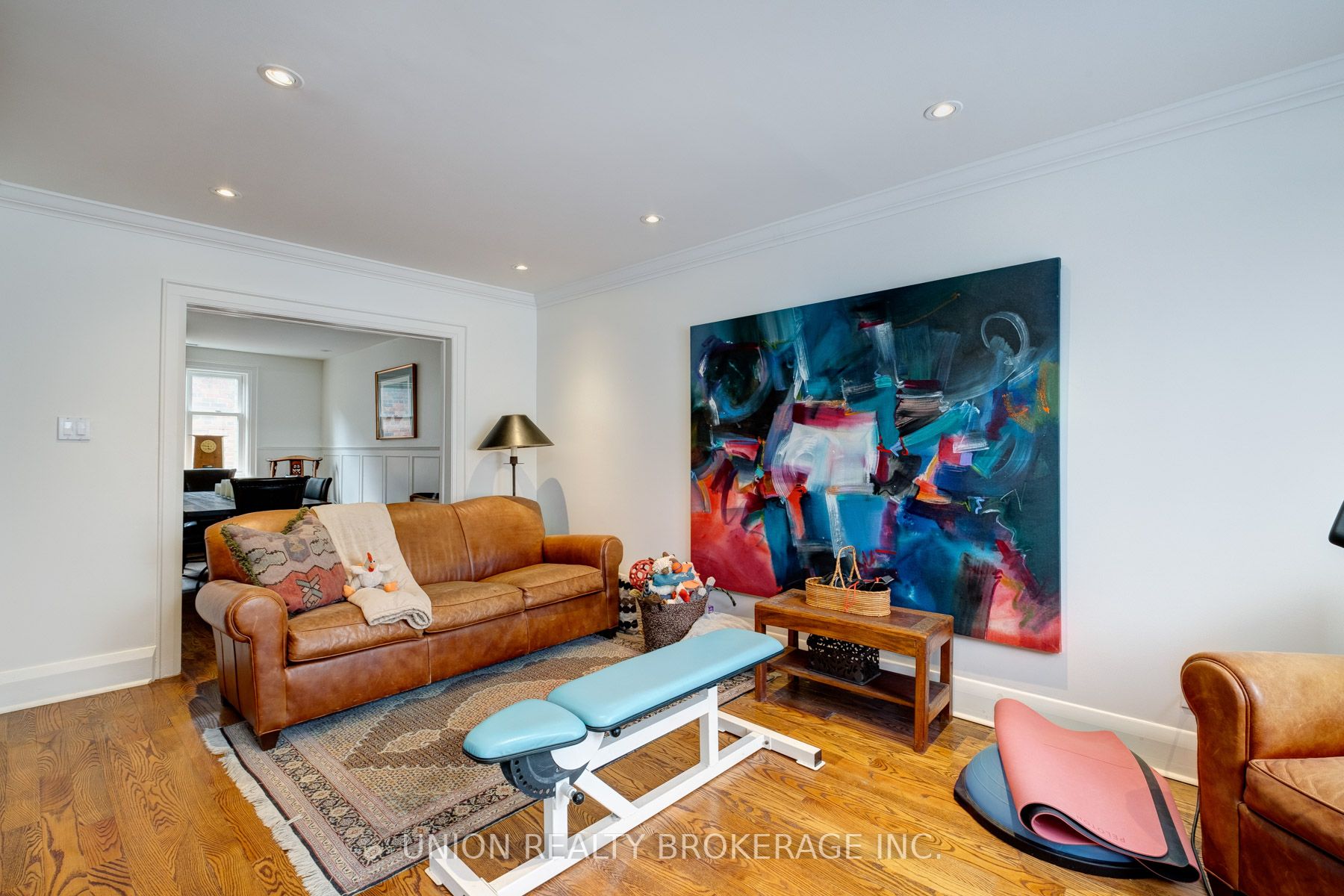 2339 Queen St, #Upper