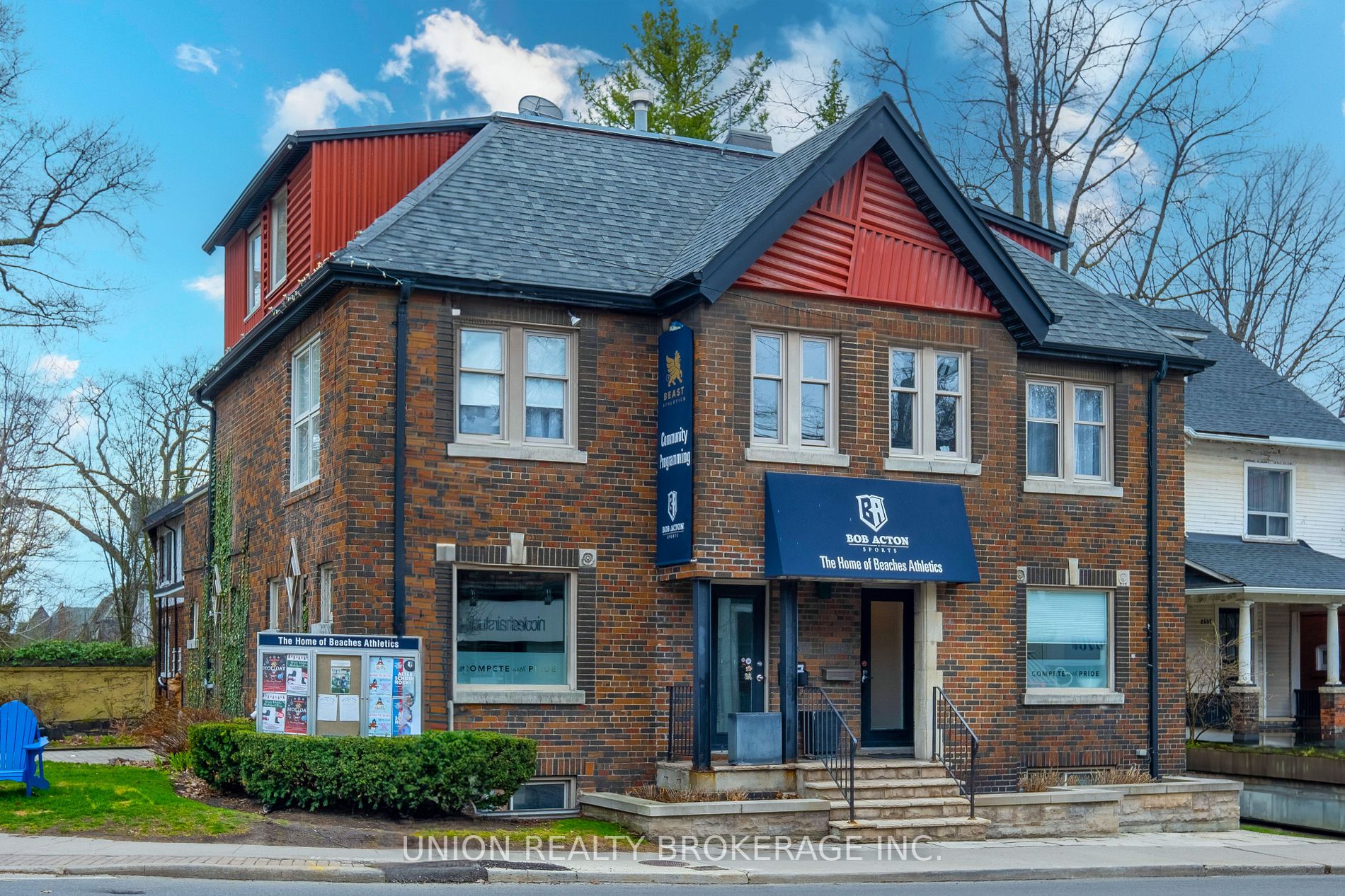 2339 Queen St, #Upper