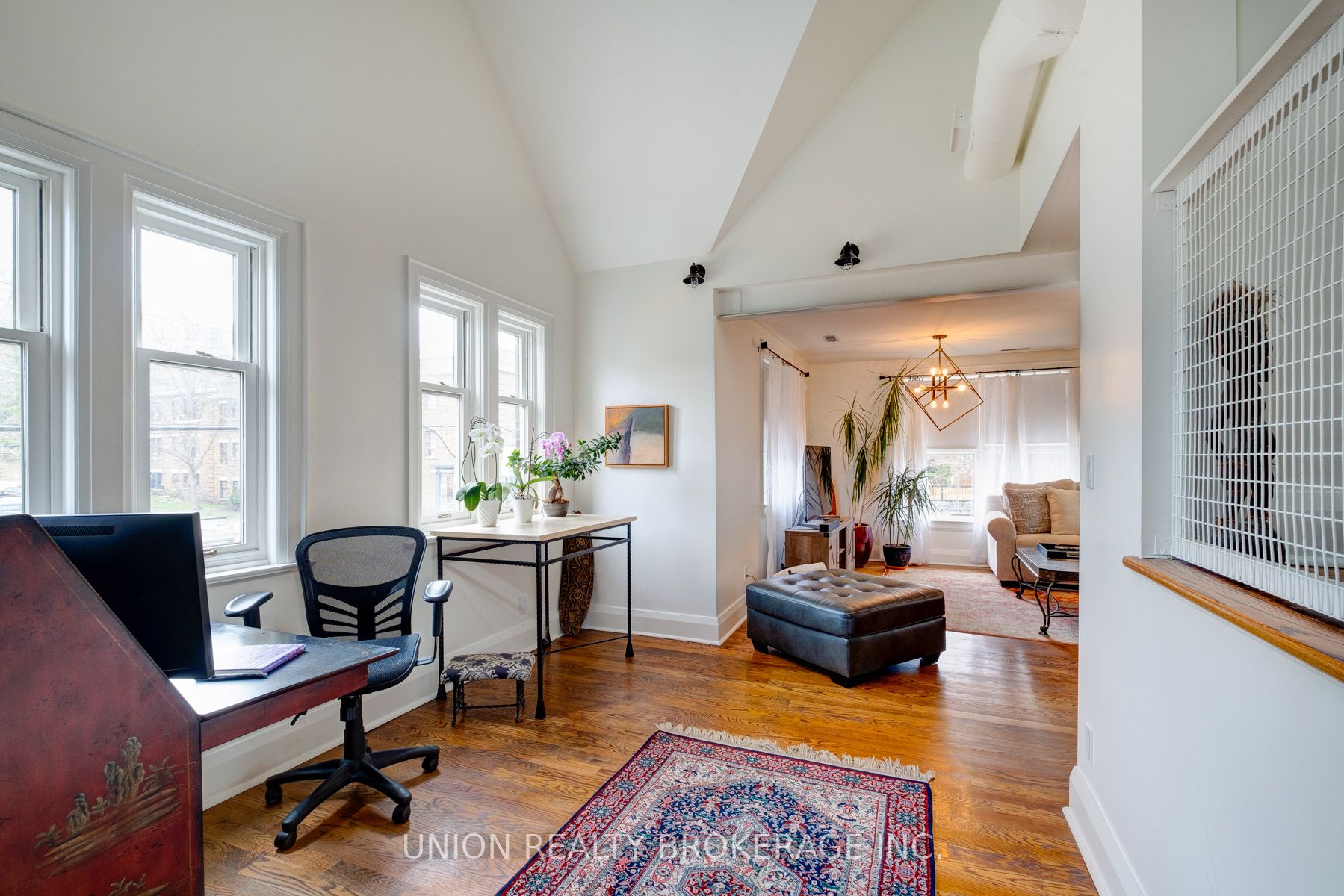 2339 Queen St, #Upper