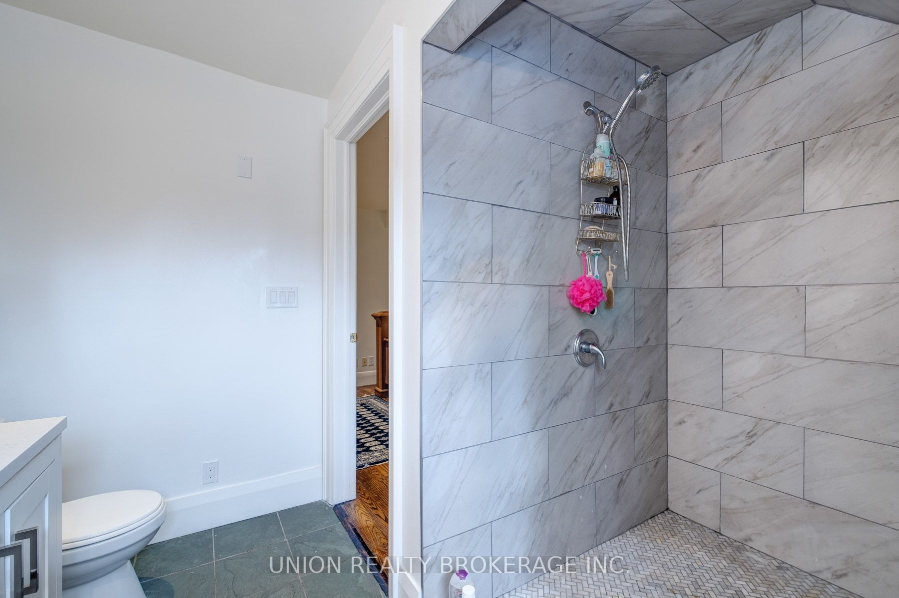 2339 Queen St, #Upper