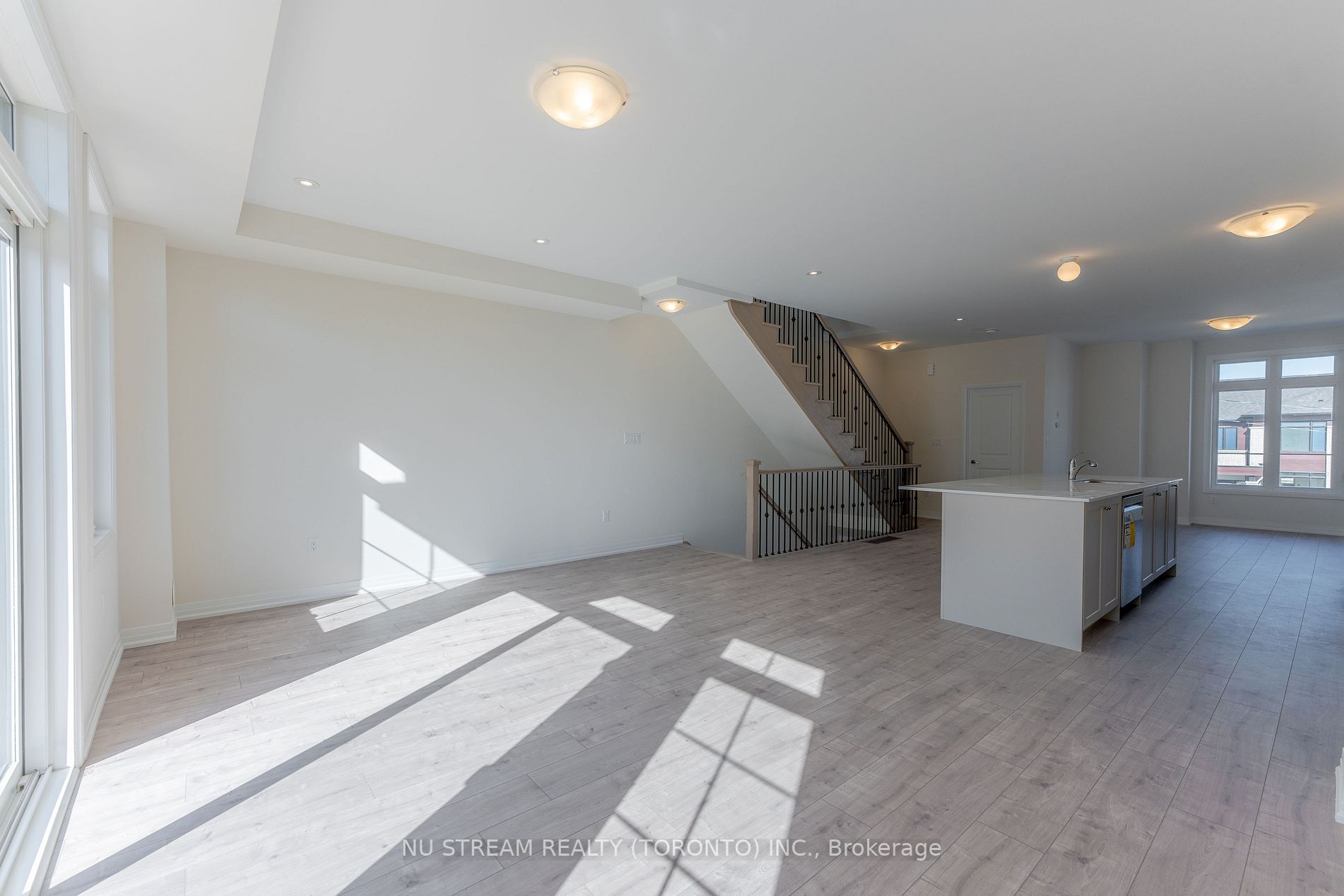 2728 Peter Matthews Dr