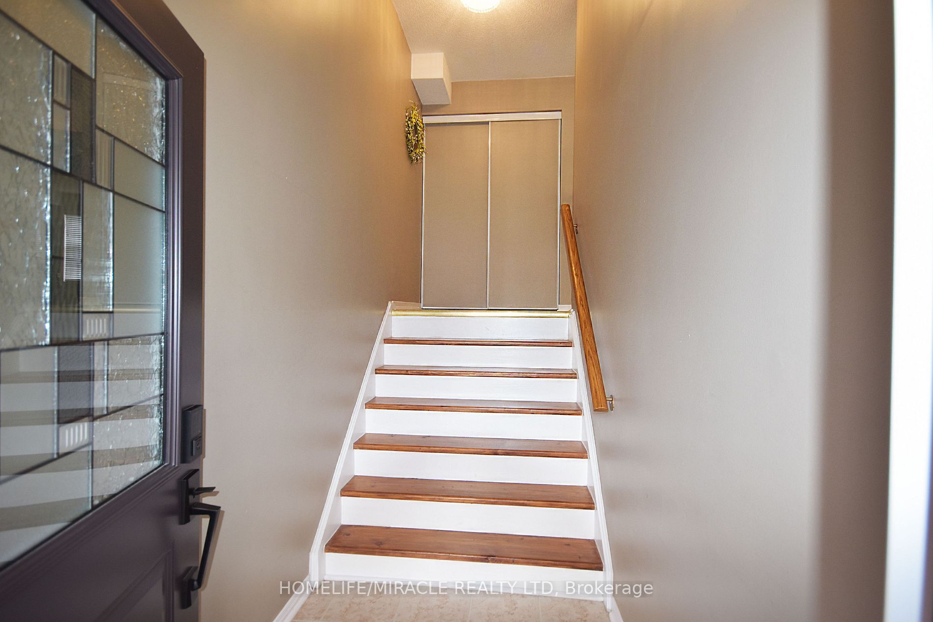 22 Exchequer Pl, #25