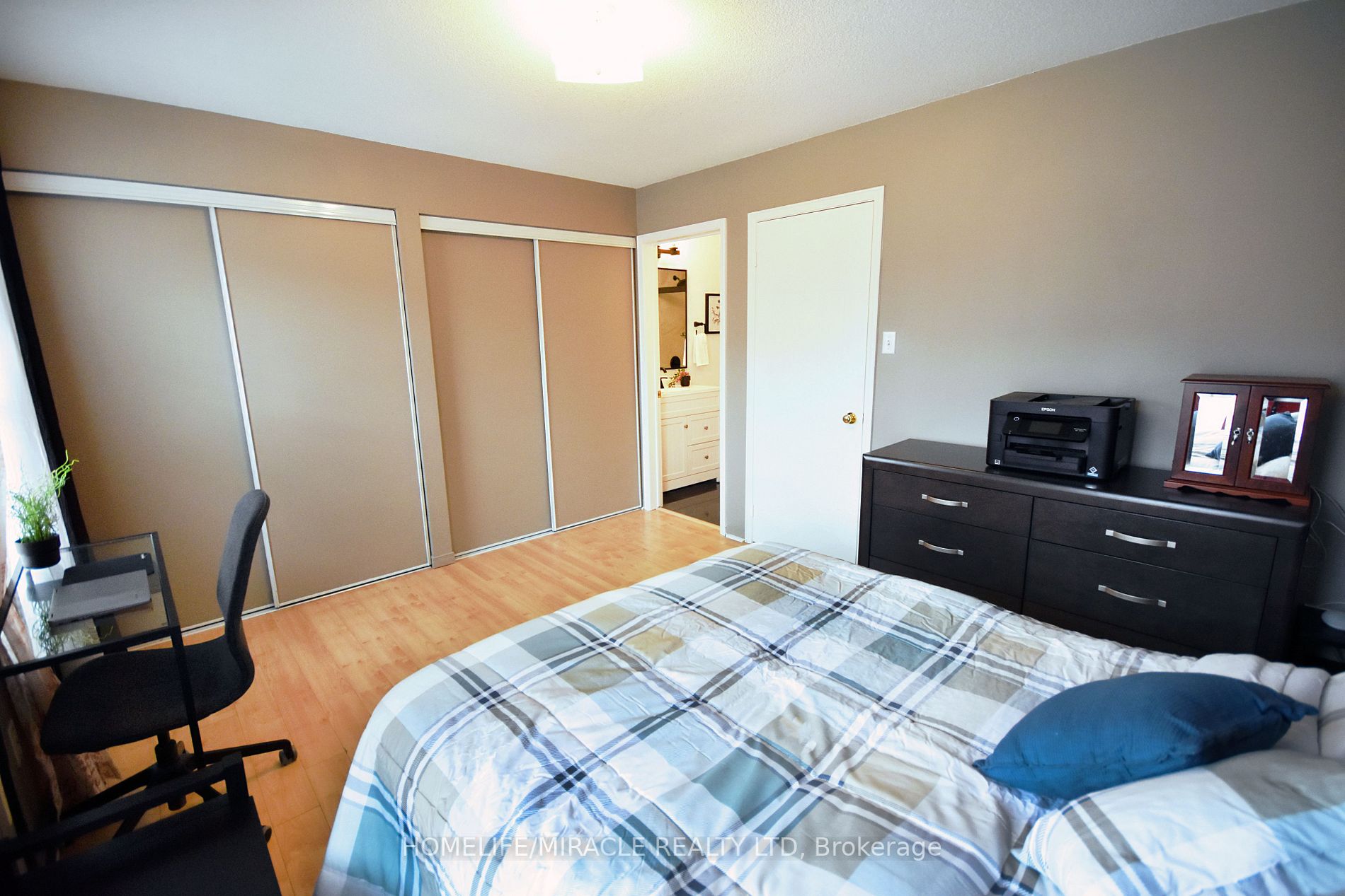 22 Exchequer Pl, #25