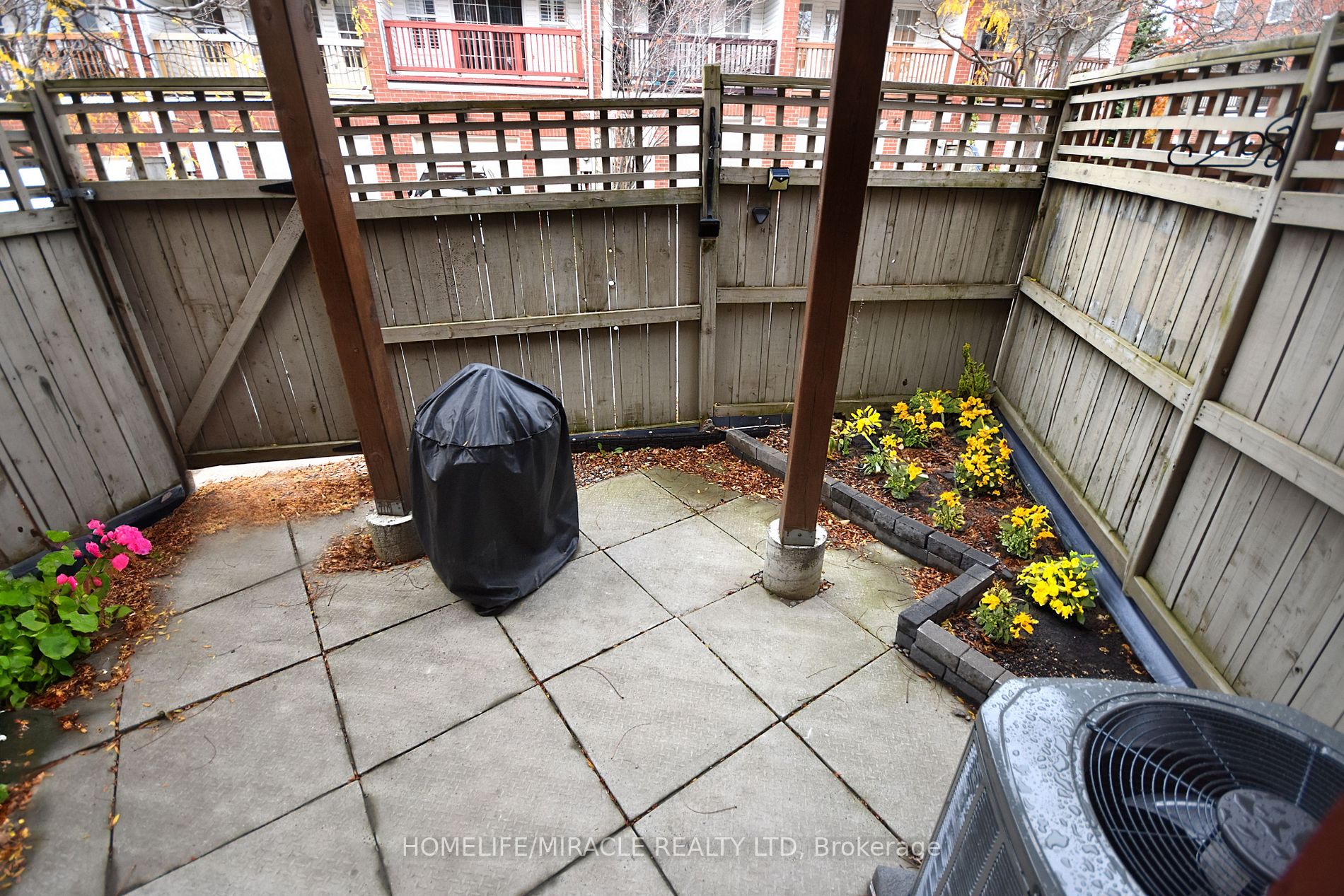 22 Exchequer Pl, #25