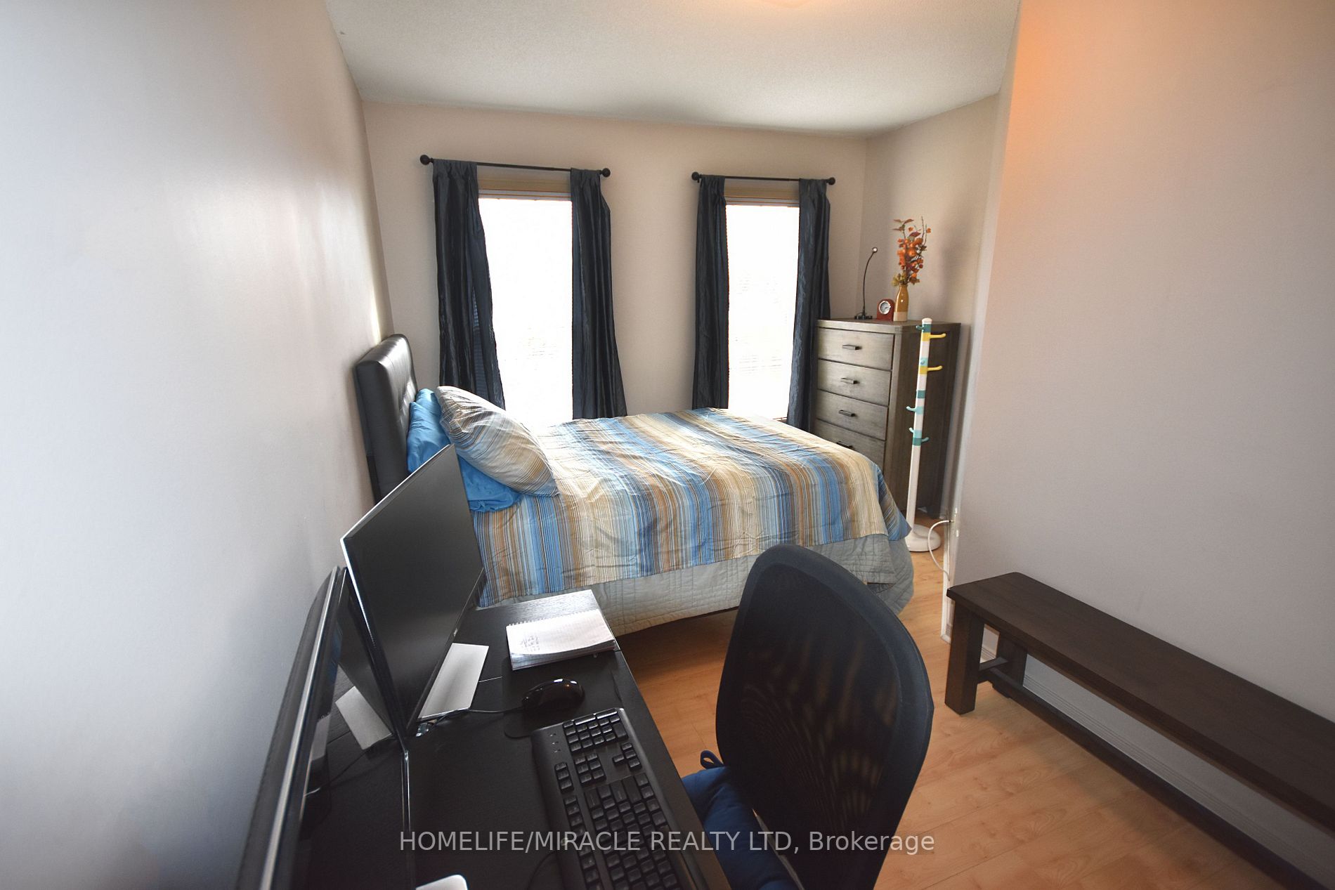 22 Exchequer Pl, #25