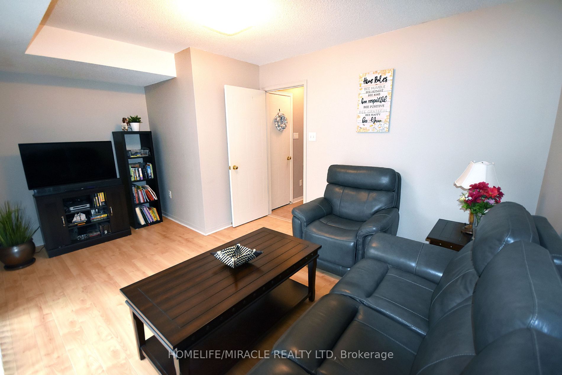 22 Exchequer Pl, #25