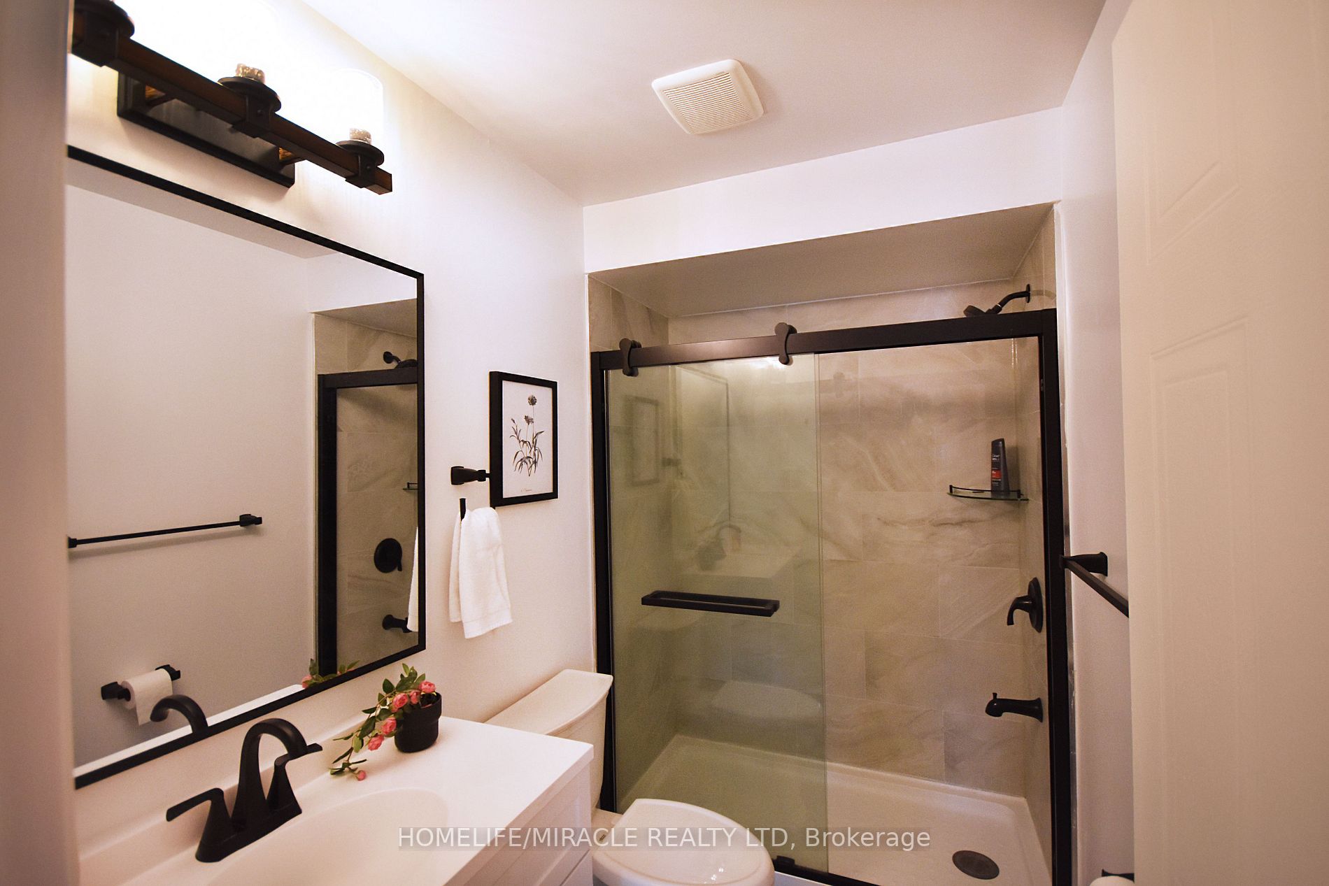 22 Exchequer Pl, #25