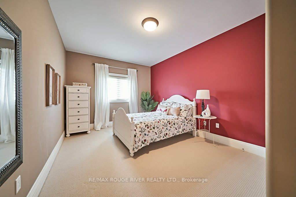 2326 Southcott Rd