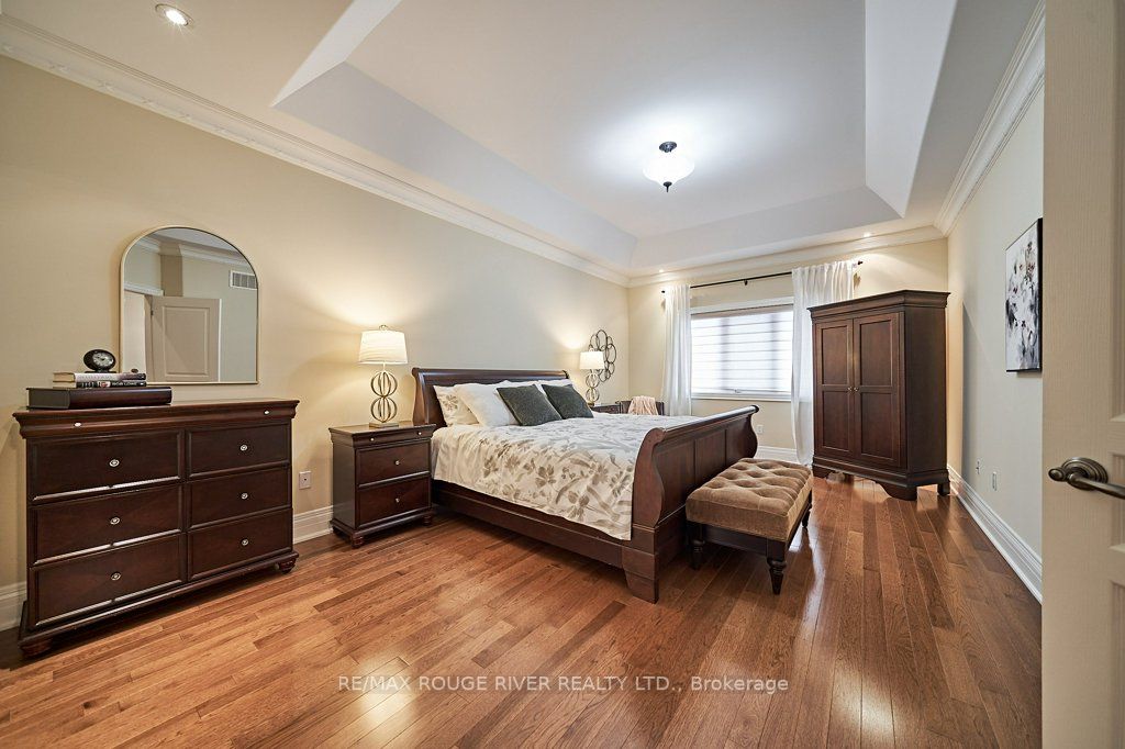 2326 Southcott Rd