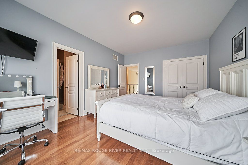 2326 Southcott Rd