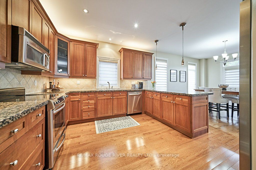 2326 Southcott Rd
