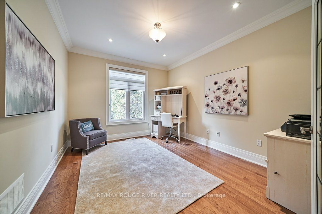 2326 Southcott Rd