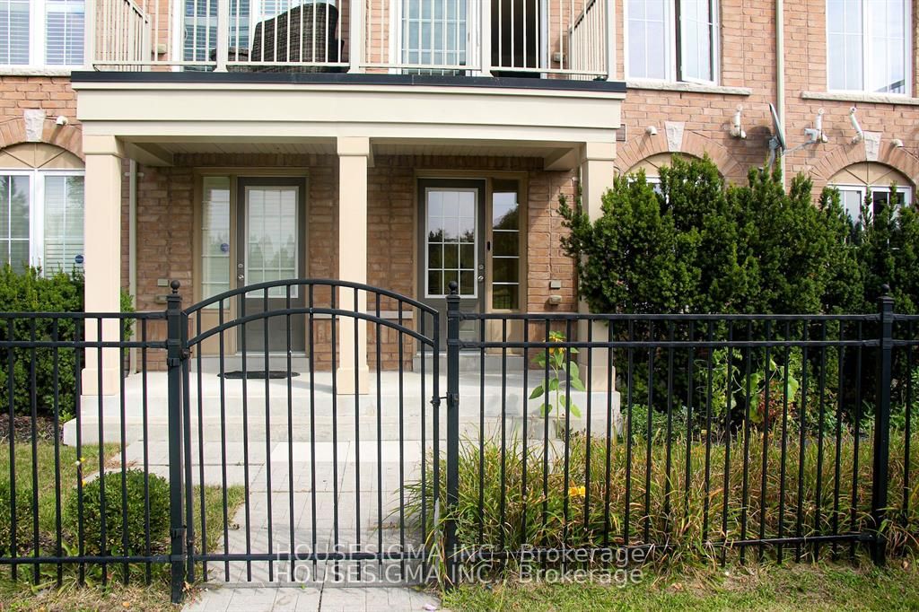 10 Burtonbury Lane