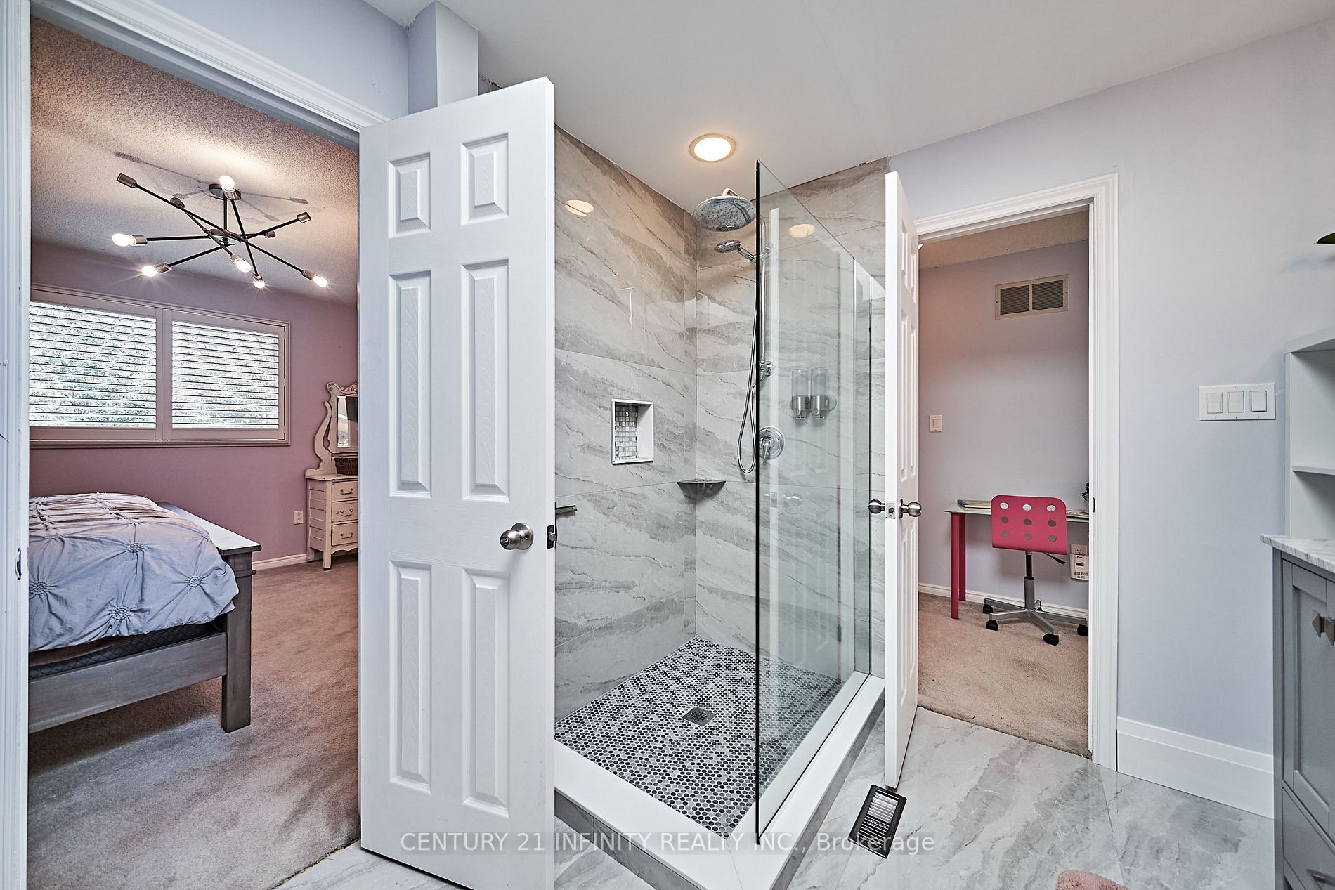 255 Glenabbey Dr