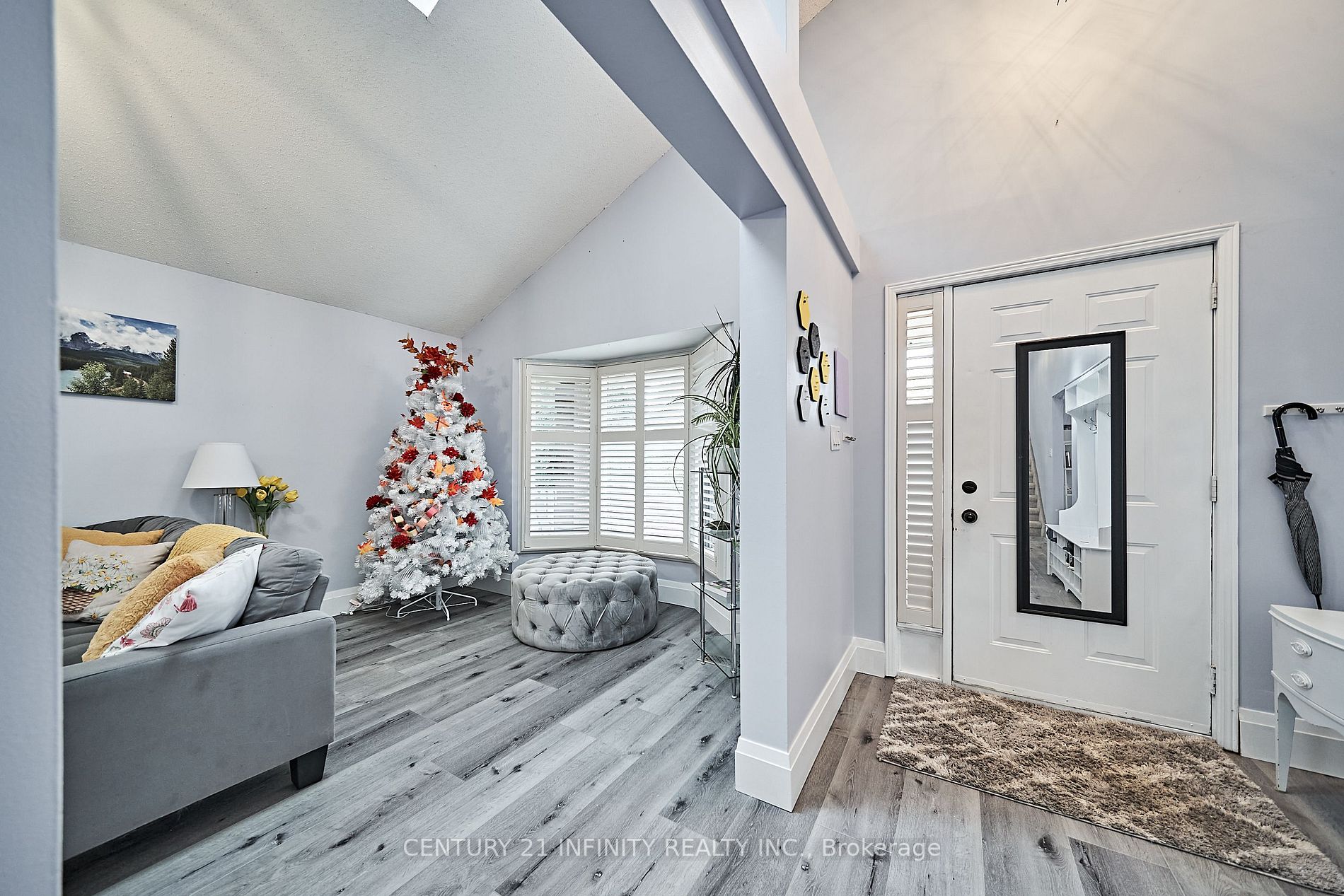 255 Glenabbey Dr