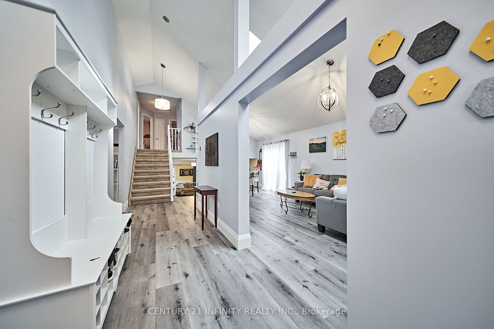 255 Glenabbey Dr