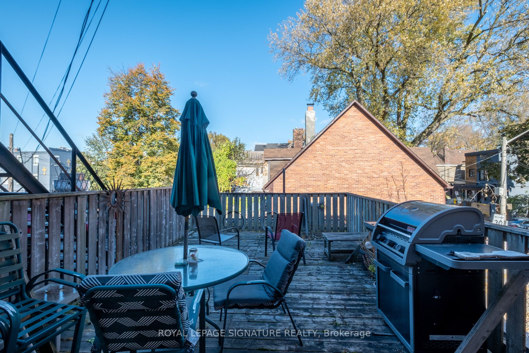 740 Queen St E