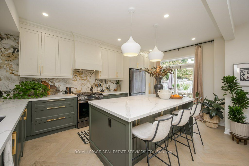 67 Charest Pl