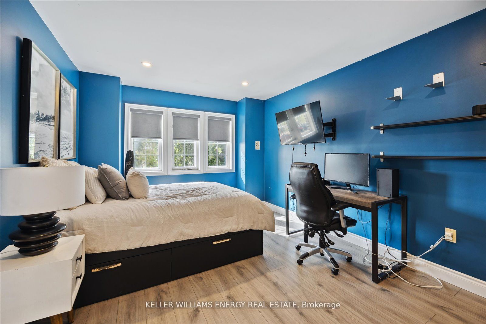 24 Knox Cres